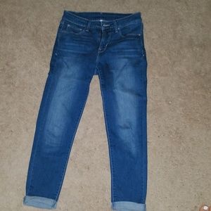 Perfect condition levi cropped jeans